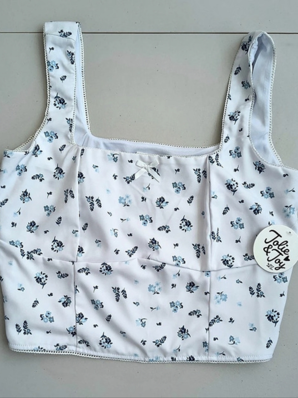 Jolie & Joy Floral Crop Top in White & Blue Size Large